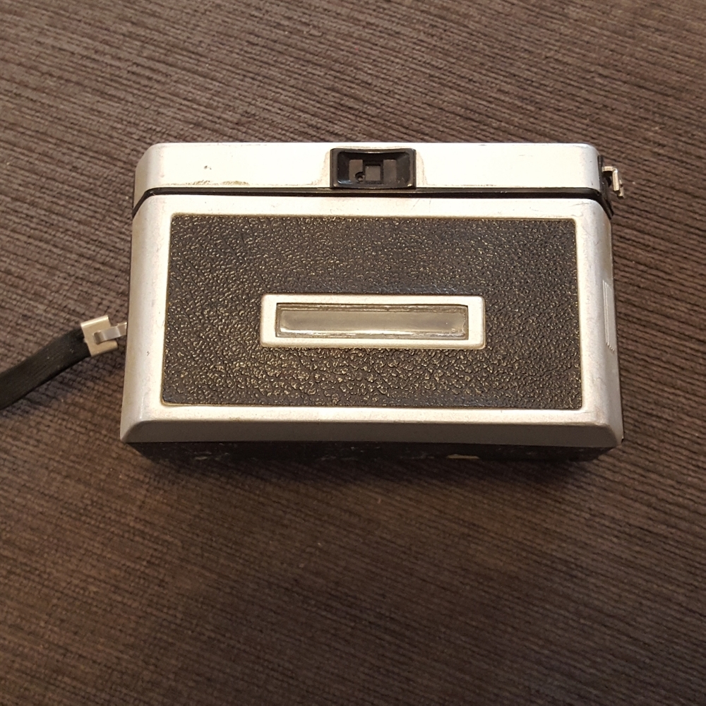 Kodak Instamatic 134 Vintage Camera - Picture 4 of 4